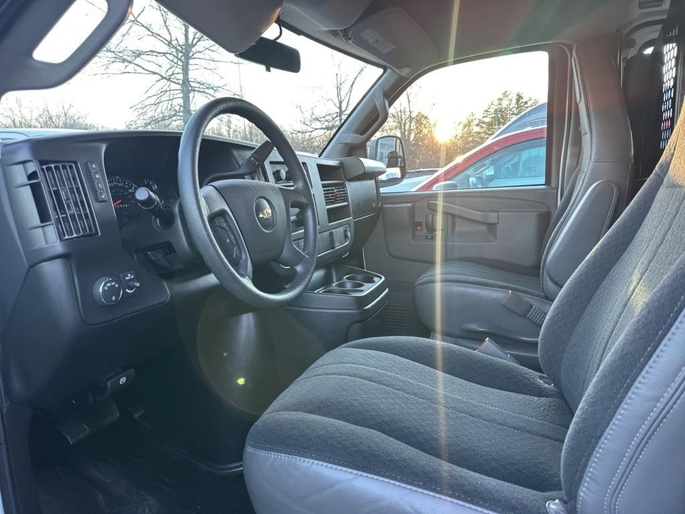 2023 Chevrolet Express - Image 3 of 4