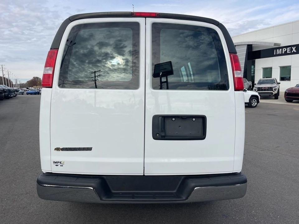 2023 Chevrolet Express - Image 4 of 12