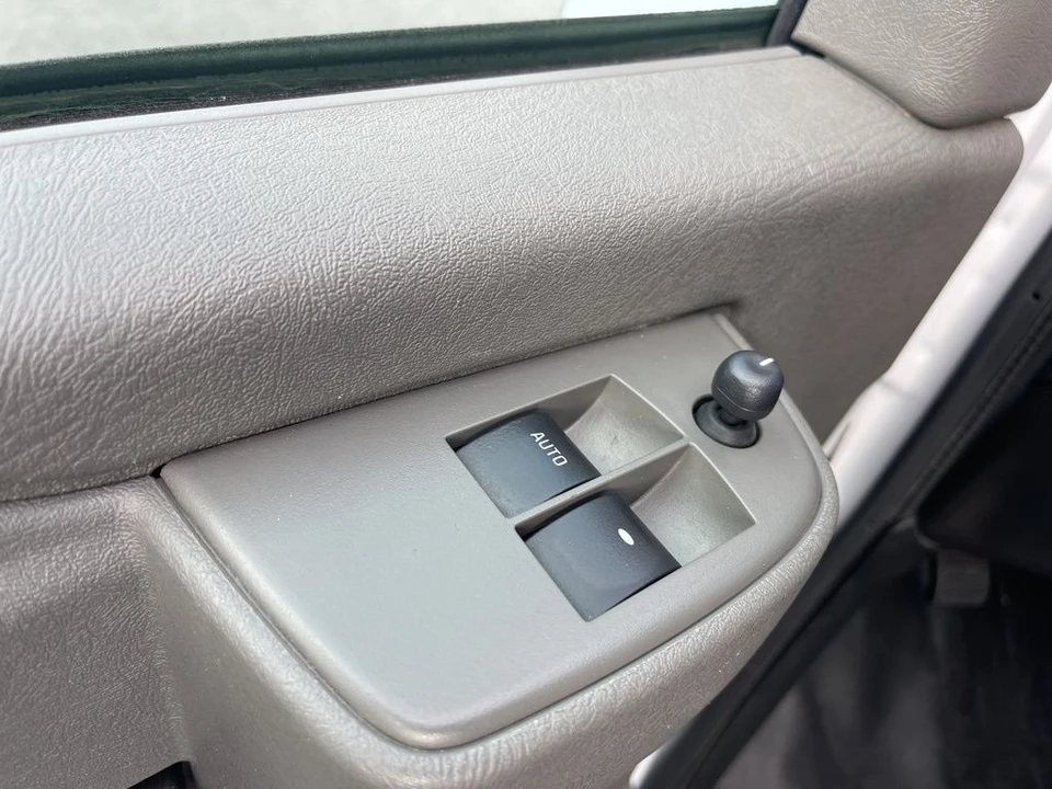 2023 Chevrolet Express - Image 10 of 12