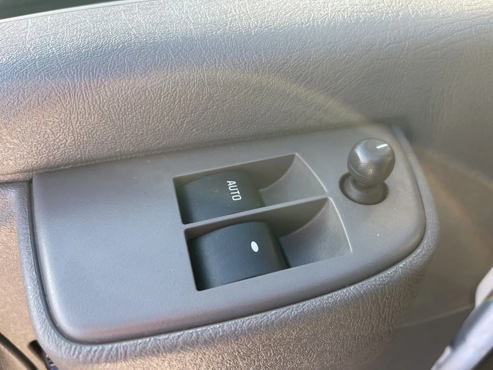 2023 Chevrolet Express - Image 15 of 21