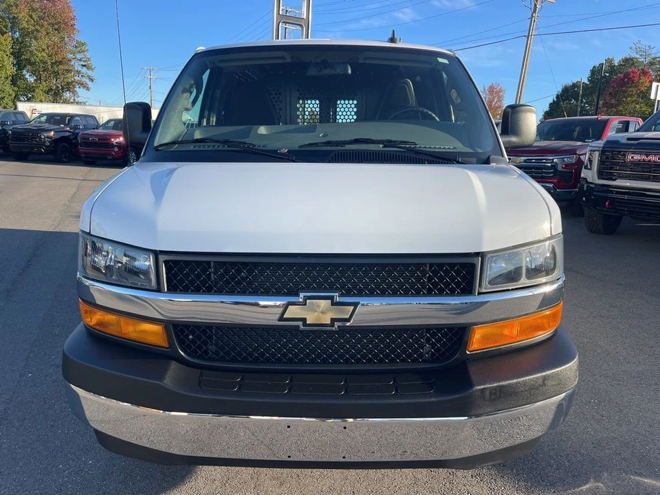2023 Chevrolet Express - Image 8 of 21