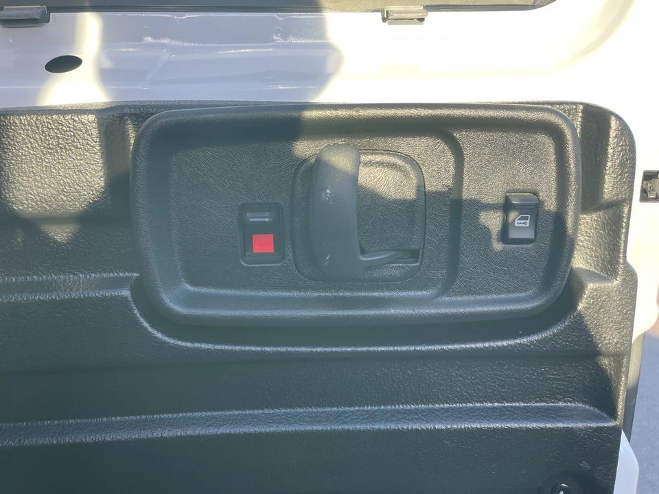 2023 Chevrolet Express - Image 19 of 21