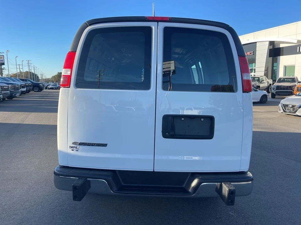 2023 Chevrolet Express - Image 4 of 21