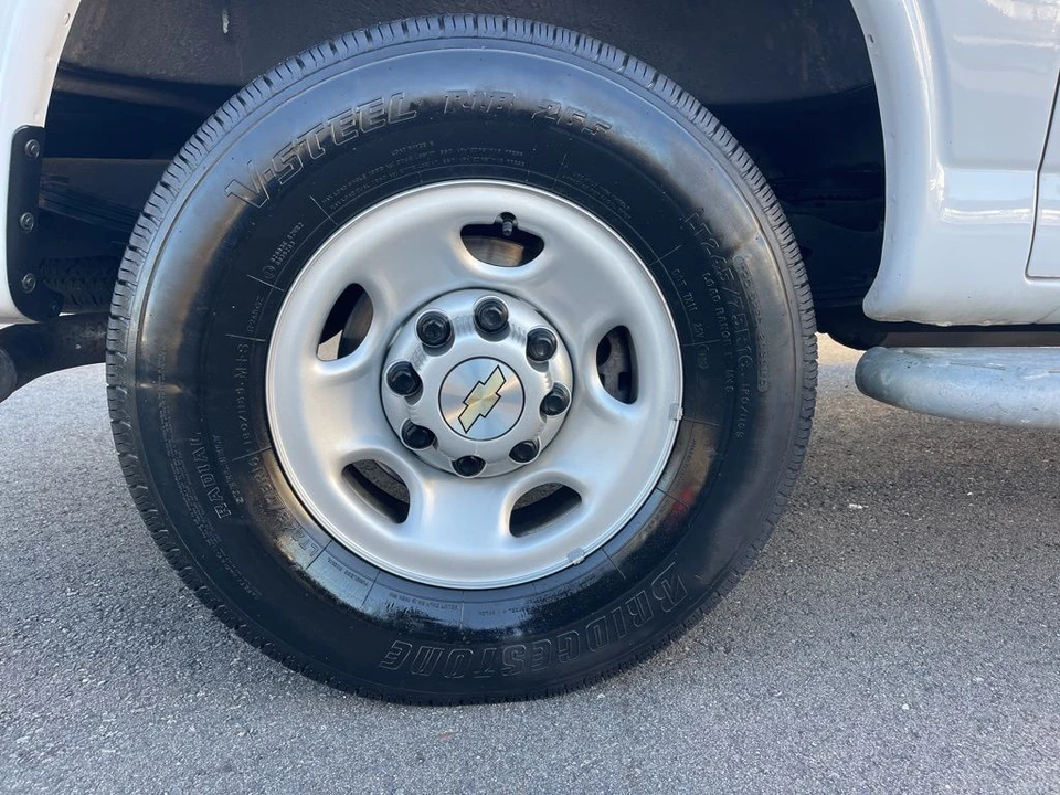 2023 Chevrolet Express - Image 21 of 21
