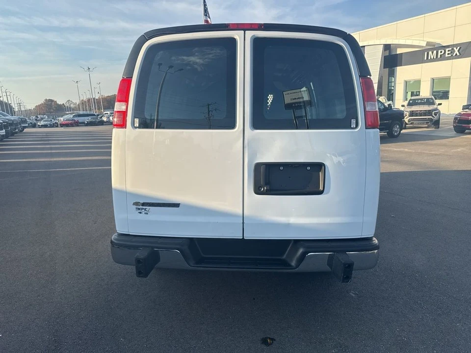 2023 Chevrolet Express - Image 4 of 21