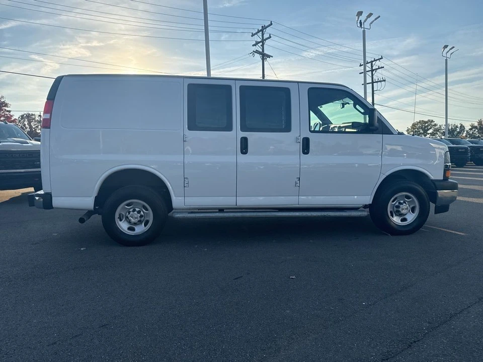 2023 Chevrolet Express - Image 5 of 21