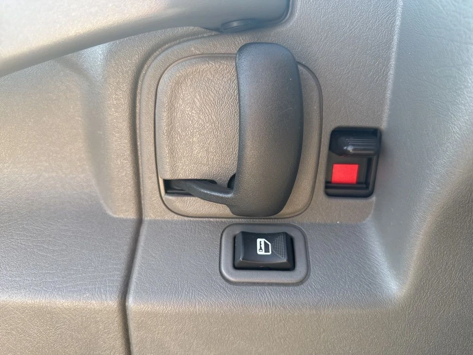 2023 Chevrolet Express - Image 10 of 21