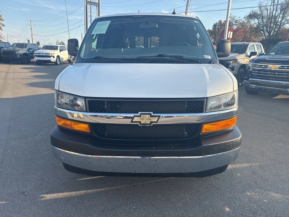 2023 Chevrolet Express - Image 8 of 21