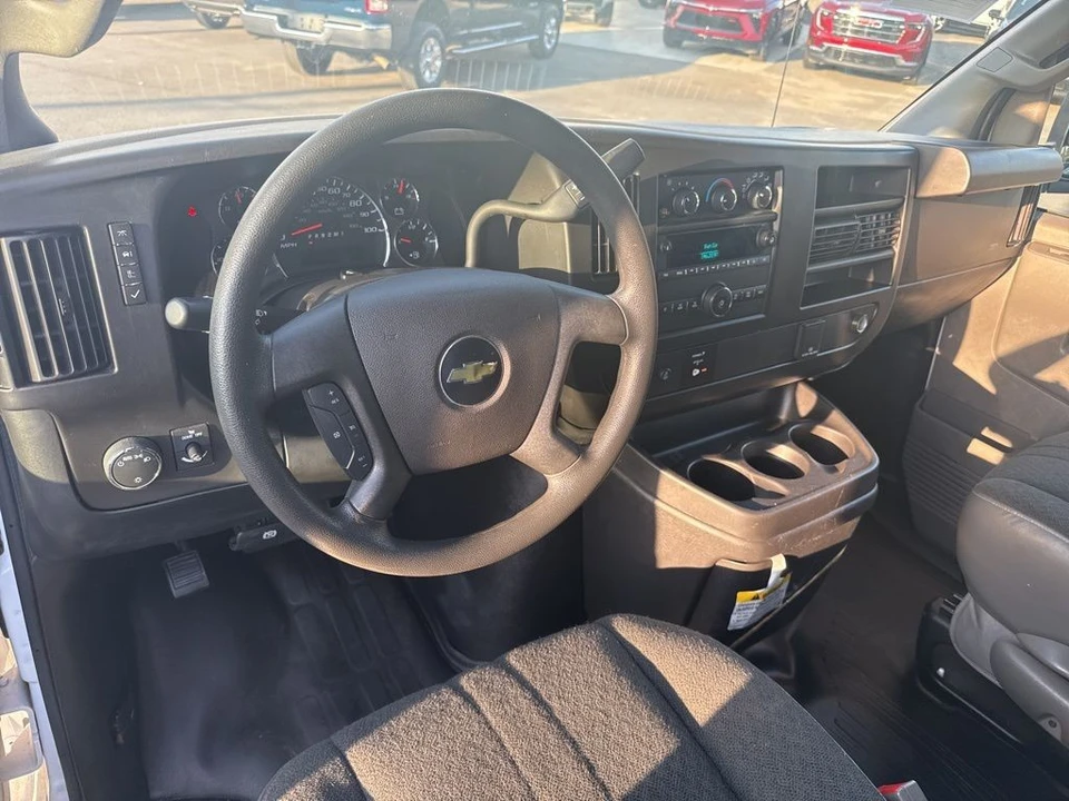 2023 Chevrolet Express - Image 11 of 21