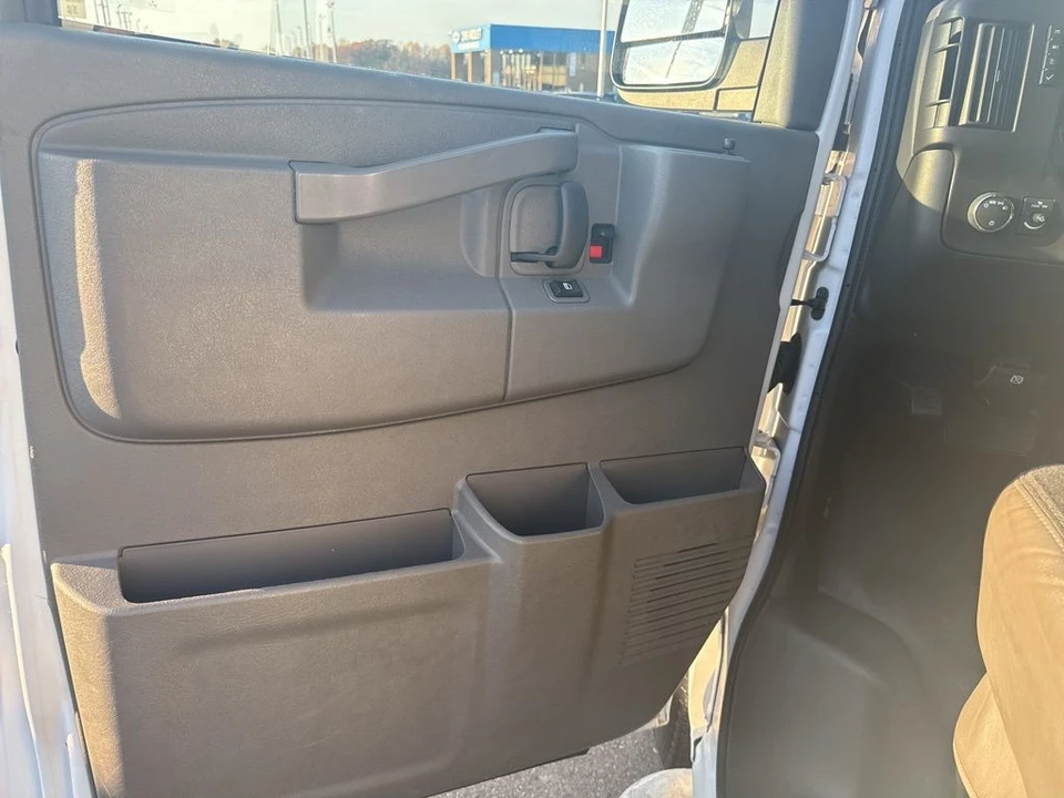 2023 Chevrolet Express - Image 20 of 21