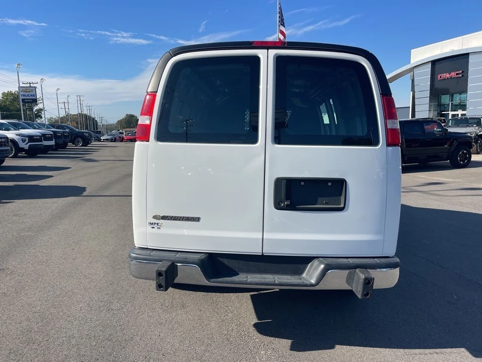 2023 Chevrolet Express - Image 4 of 6