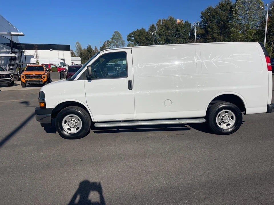 2023 Chevrolet Express - Image 2 of 6