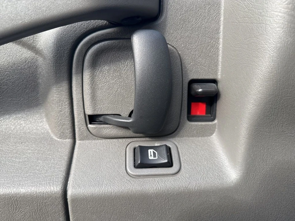 2023 Chevrolet Express - Image 10 of 21