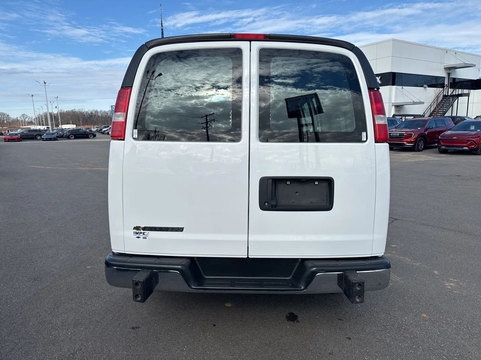 2023 Chevrolet Express - Image 4 of 21