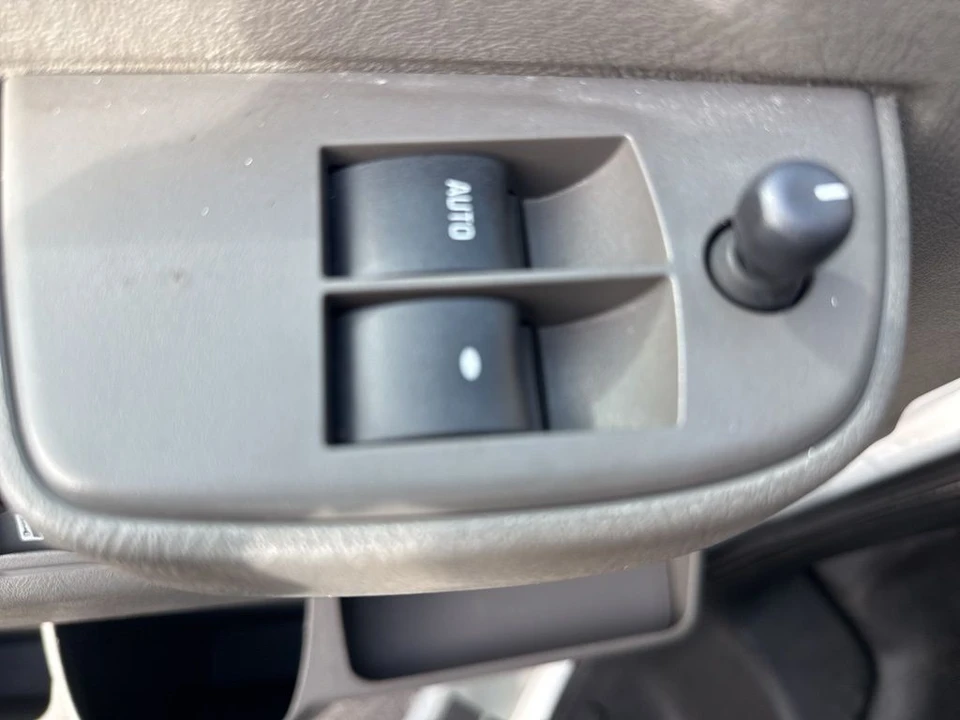 2023 Chevrolet Express - Image 20 of 21