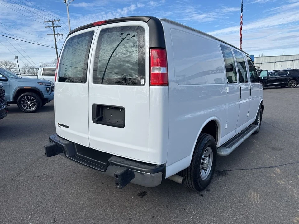 2023 Chevrolet Express - Image 5 of 21