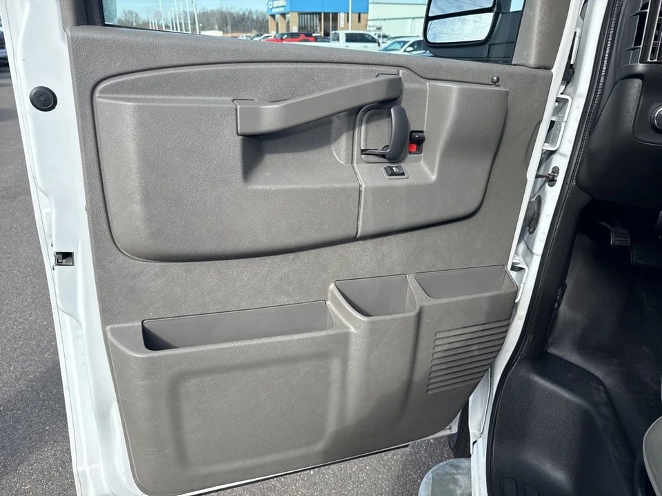 2023 Chevrolet Express - Image 19 of 21