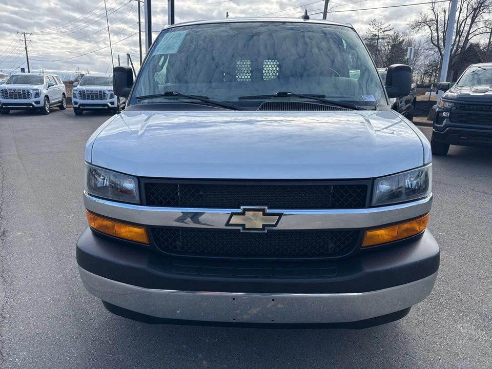 2023 Chevrolet Express - Image 8 of 21