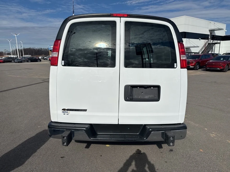 2023 Chevrolet Express - Image 21 of 21