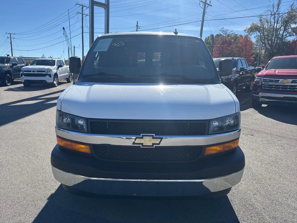2023 Chevrolet Express - Image 8 of 21