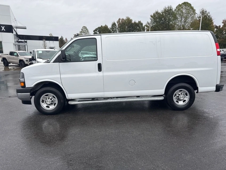 2023 Chevrolet Express - Image 2 of 21