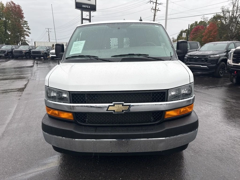 2023 Chevrolet Express - Image 8 of 21