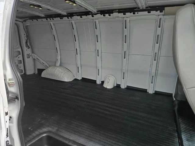 2023 Chevrolet Express - Image 11 of 21