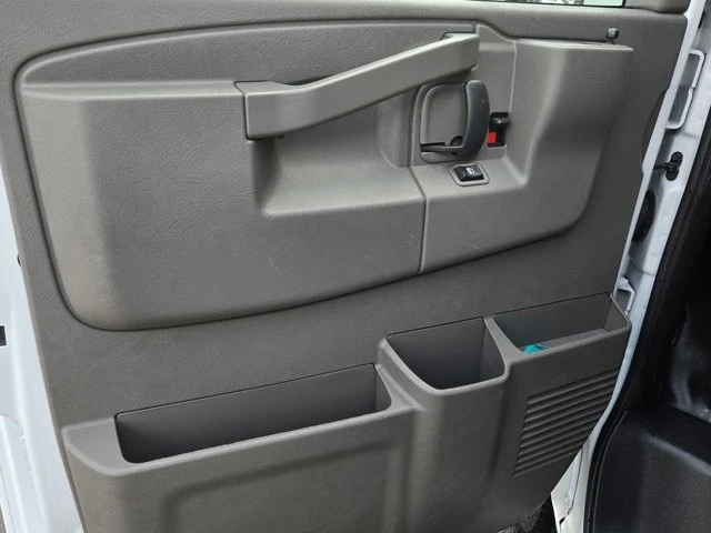 2023 Chevrolet Express - Image 9 of 21