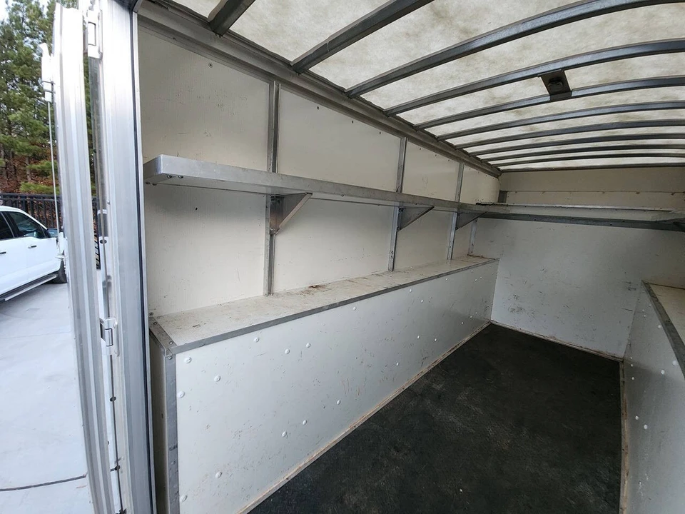 2023 Chevrolet Express - Image 22 of 31