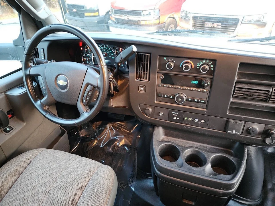 2023 Chevrolet Express - Image 18 of 31