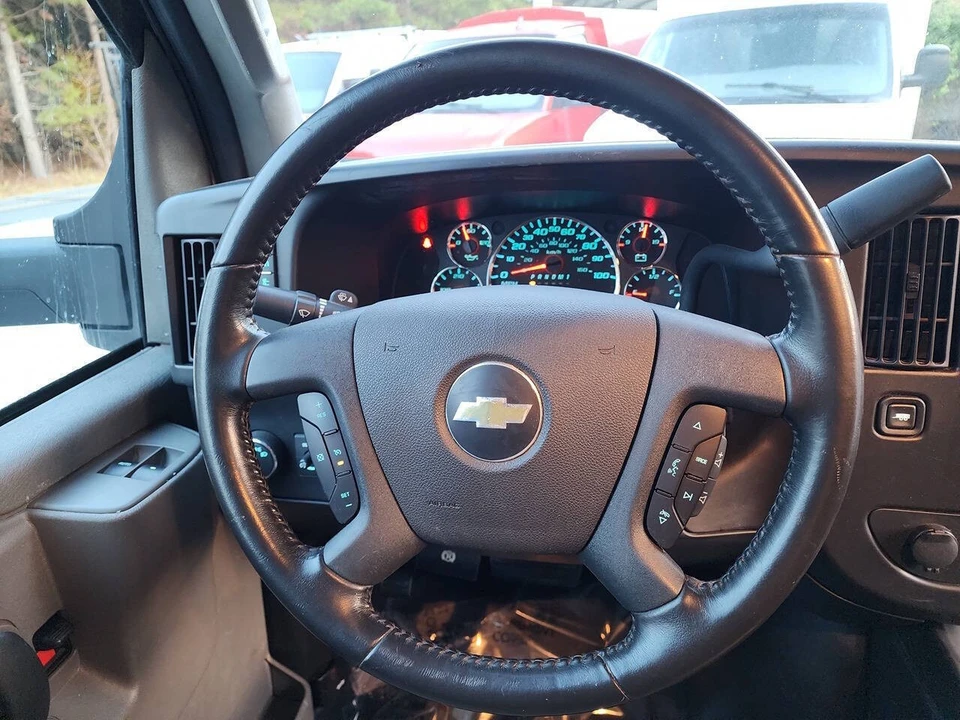 2023 Chevrolet Express - Image 16 of 21