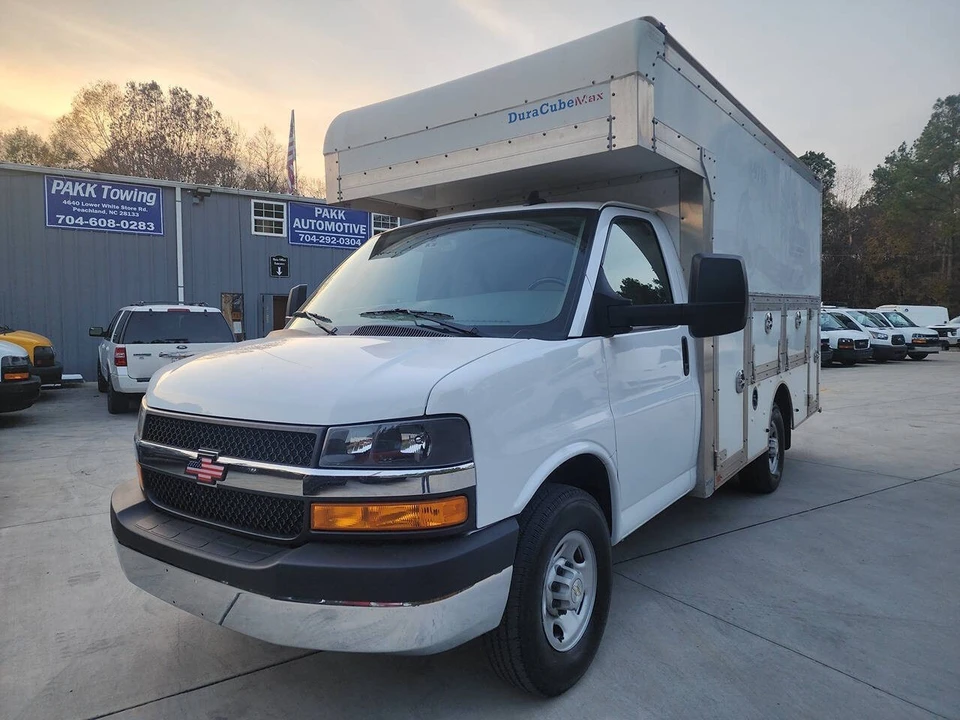2023 Chevrolet Express - Image 2 of 21
