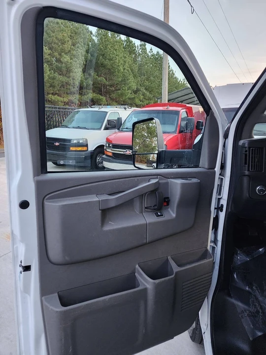 2023 Chevrolet Express - Image 10 of 21