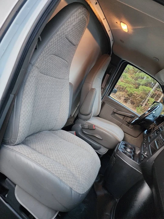 2023 Chevrolet Express - Image 14 of 21