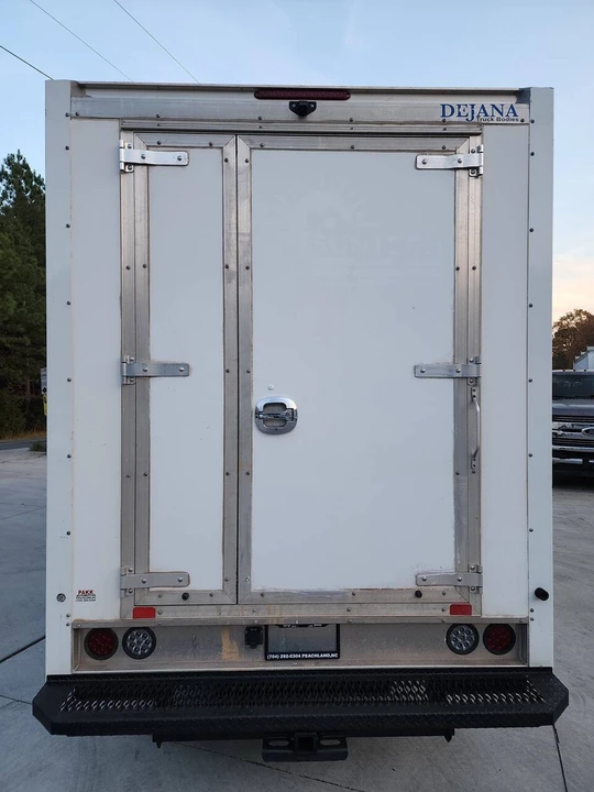 2023 Chevrolet Express - Image 5 of 21