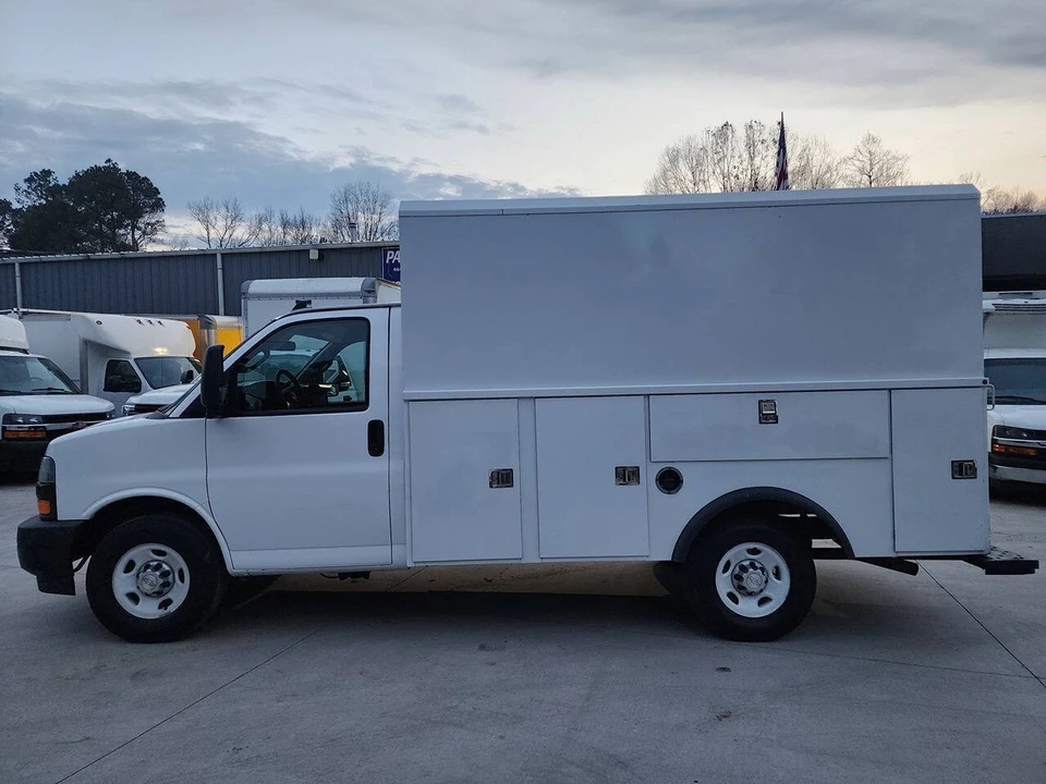 2023 Chevrolet Express - Image 3 of 21