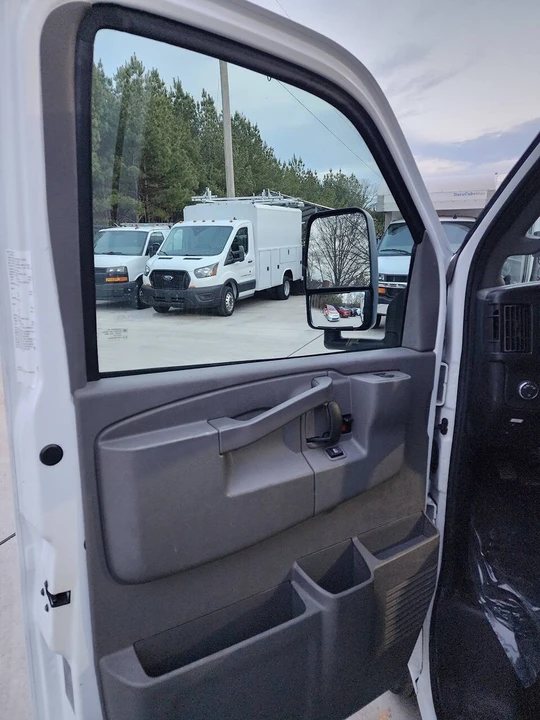 2023 Chevrolet Express - Image 10 of 21