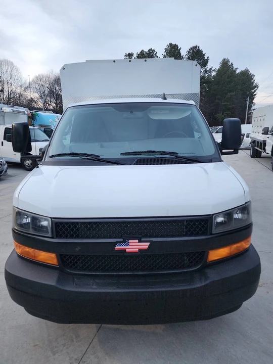 2023 Chevrolet Express - Image 9 of 21