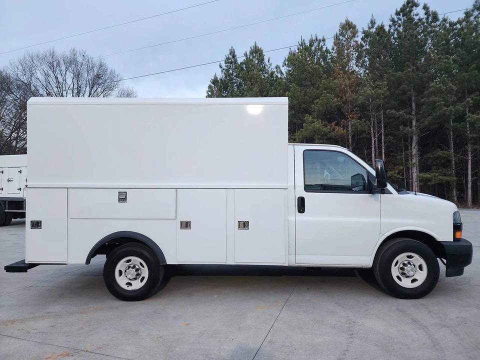 2023 Chevrolet Express - Image 7 of 21