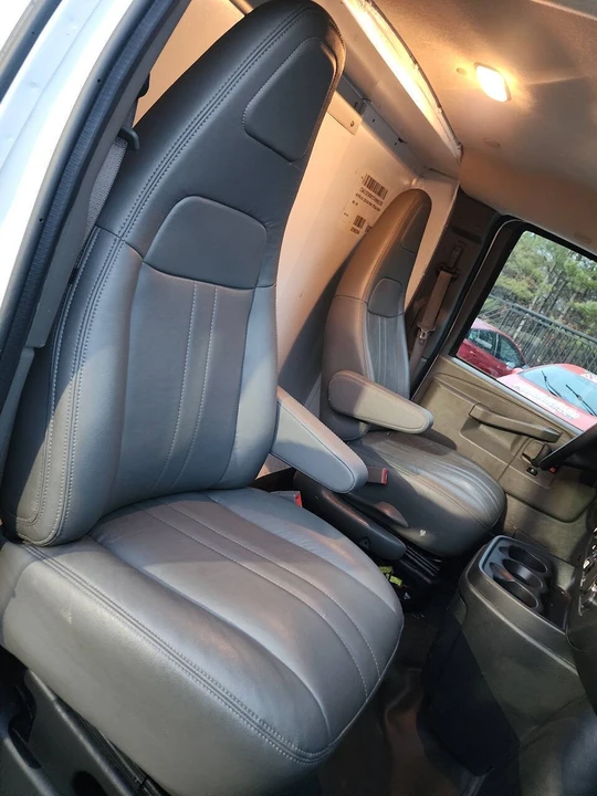 2023 Chevrolet Express - Image 14 of 21