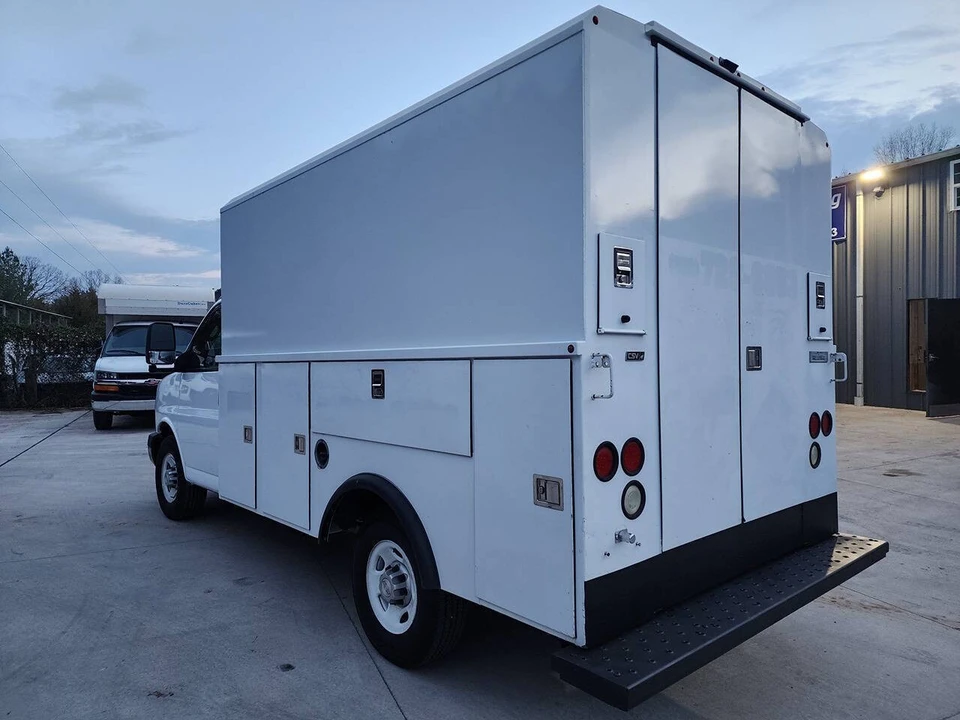 2023 Chevrolet Express - Image 4 of 21
