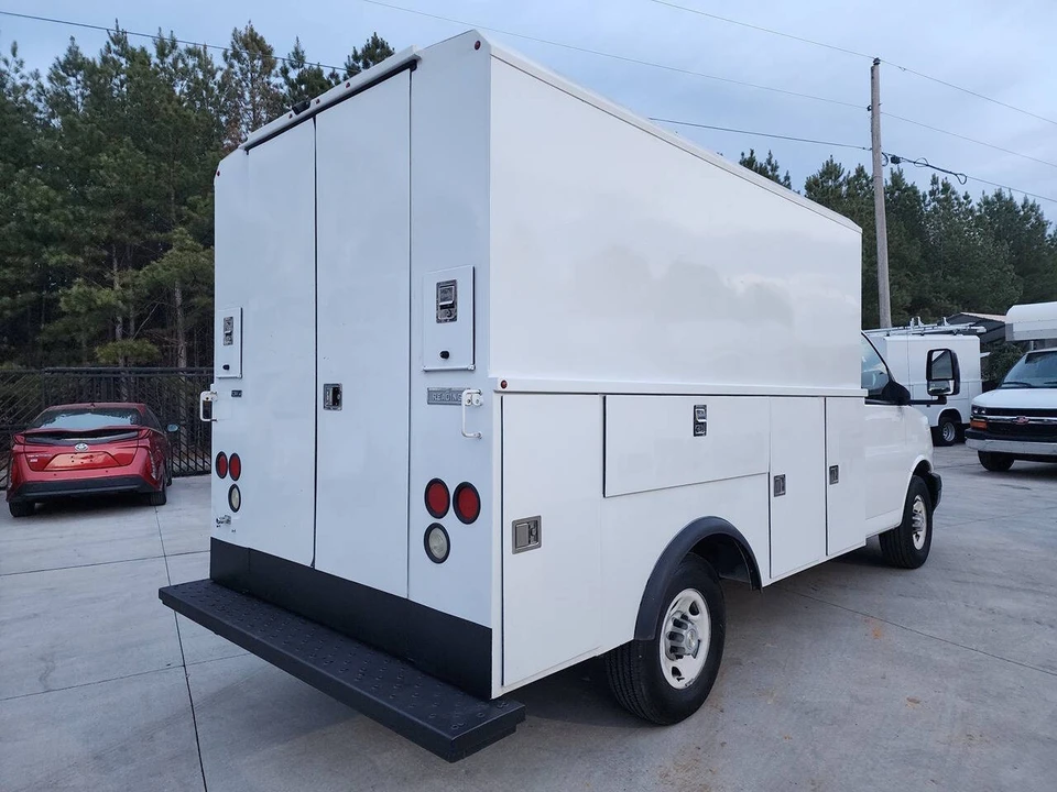 2023 Chevrolet Express - Image 6 of 21