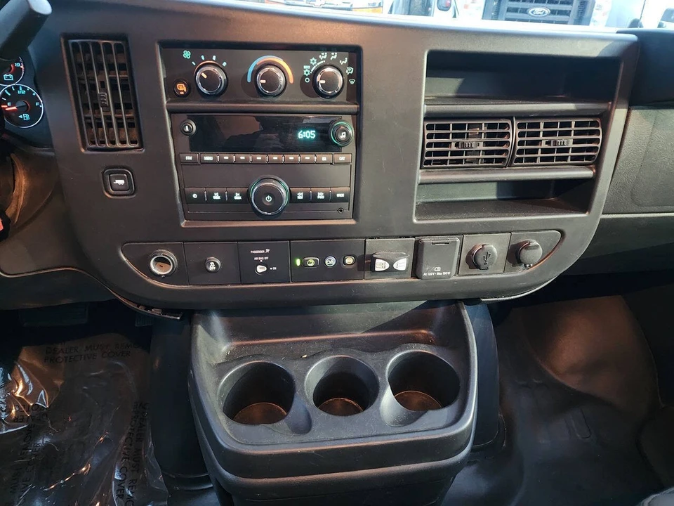 2023 Chevrolet Express - Image 19 of 21