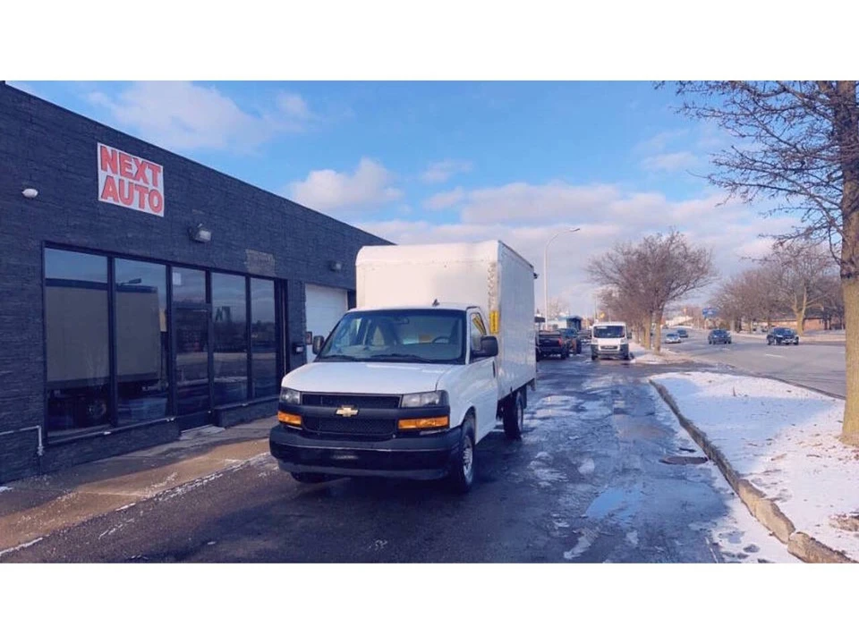 2023 Chevrolet Express - Image 2 of 21