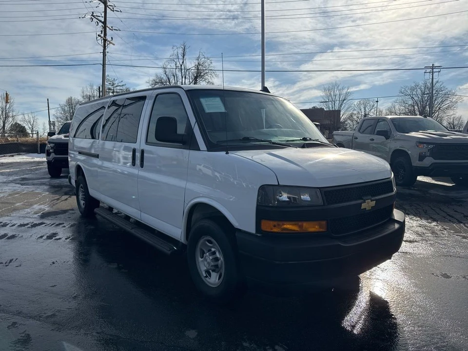 2023 Chevrolet Express - Image 7 of 12