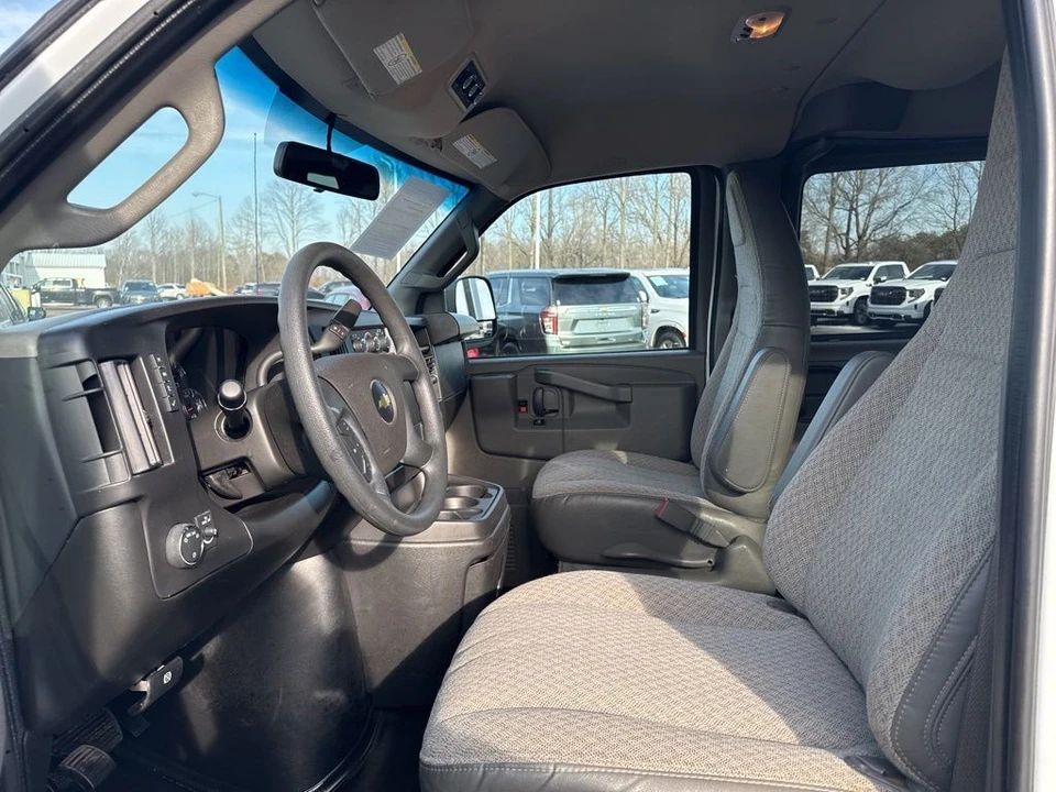 2023 Chevrolet Express - Image 9 of 12