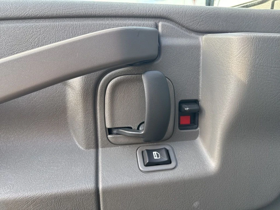 2023 Chevrolet Express - Image 10 of 12