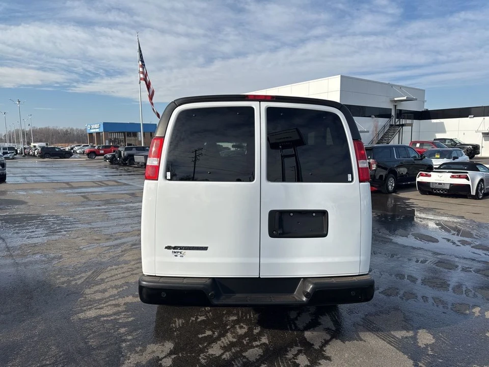 2023 Chevrolet Express - Image 4 of 12