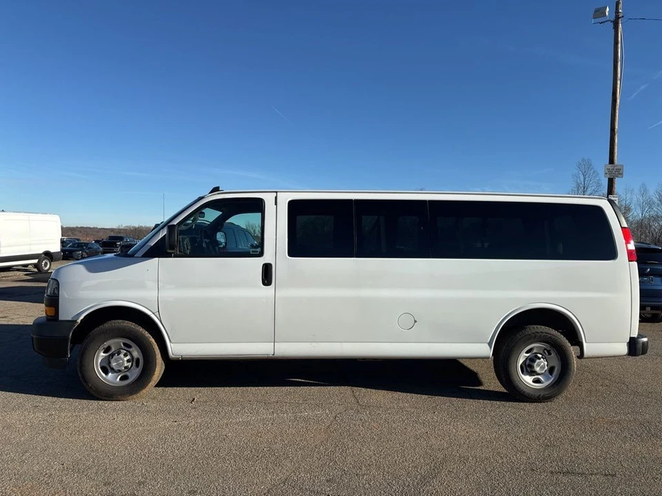 2023 Chevrolet Express - Image 2 of 7