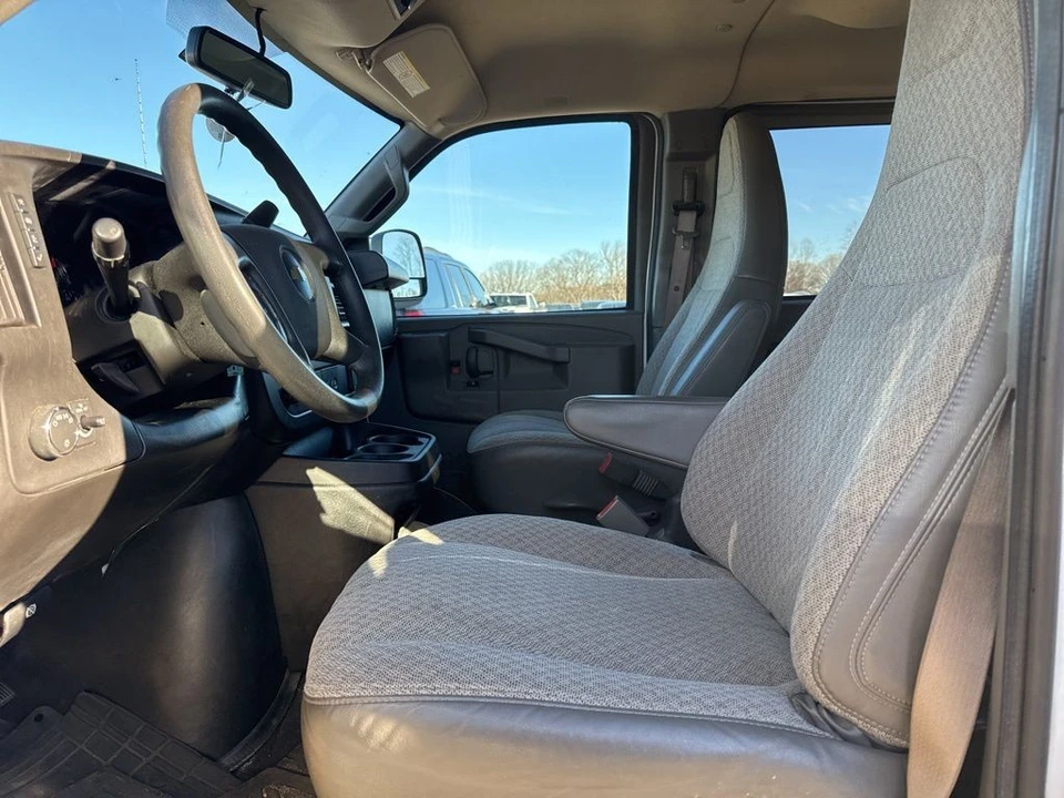 2023 Chevrolet Express - Image 6 of 7